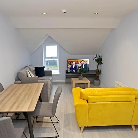 Entire Penthouse Apartment With Sea Views Portrush Exterior photo