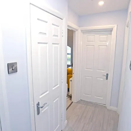 Entire Penthouse Apartment With Sea Views Portrush Exterior photo