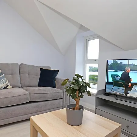 Entire Penthouse Apartment With Sea Views Portrush Exterior photo