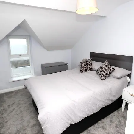 Entire Penthouse Apartment With Sea Views Portrush Exterior photo